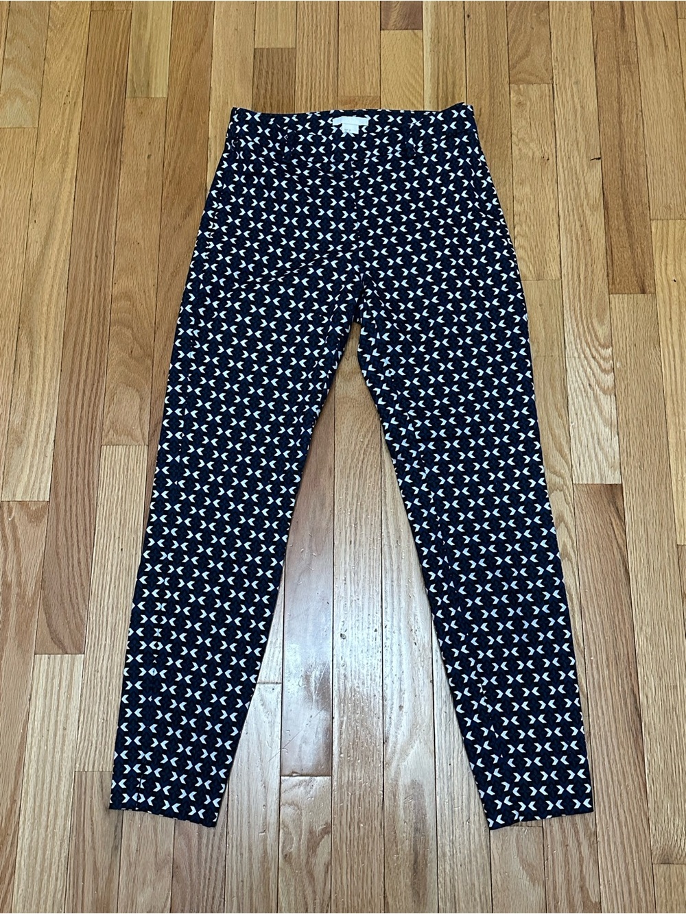 H&M Navy Blue & White Cropped Patterned Ankle Pants